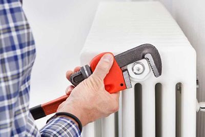 Установка радиаторов отопления в частном доме - услуги Progreem.by
